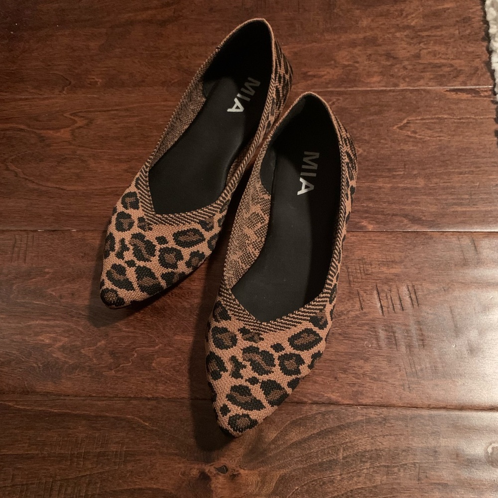 Mia Leopard Print Pointy Toe Knit Flat - image 1